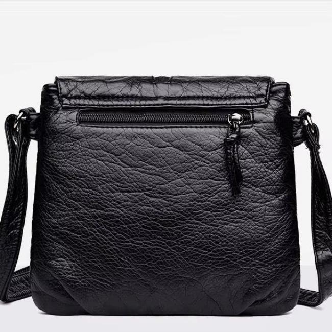 Luna Elegant Genuine Leather Shoulder Bag – Stylish Women's Crossbody Handbag with Tassel Detail