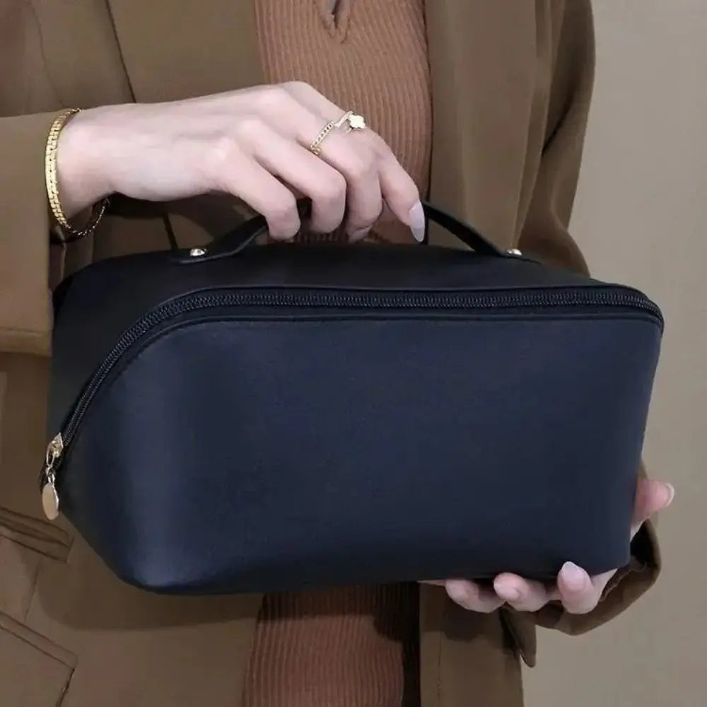 Luxury Makeup and Toiletry Bag – Travel Cosmetic Organiser with Multiple Compartments