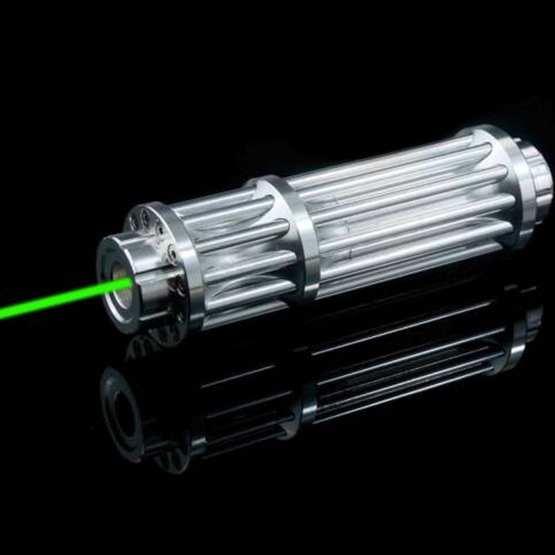 High-Performance Laser Flashlight – Powerful & Adjustable Beam