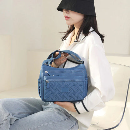 Classic Luxury Shoulder Bag – Elegant & Spacious Everyday Handbag