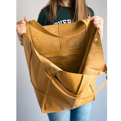 Oversized Leather Weekender Bag | Stylish Travel Handbag with Versatile Carry Options