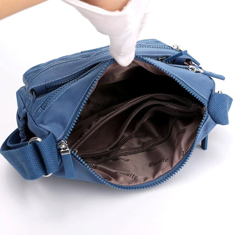 Classic Luxury Shoulder Bag – Elegant & Spacious Everyday Handbag