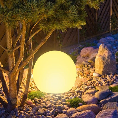 SphereRay | Modern Solar Globe Light for Outdoor Spaces