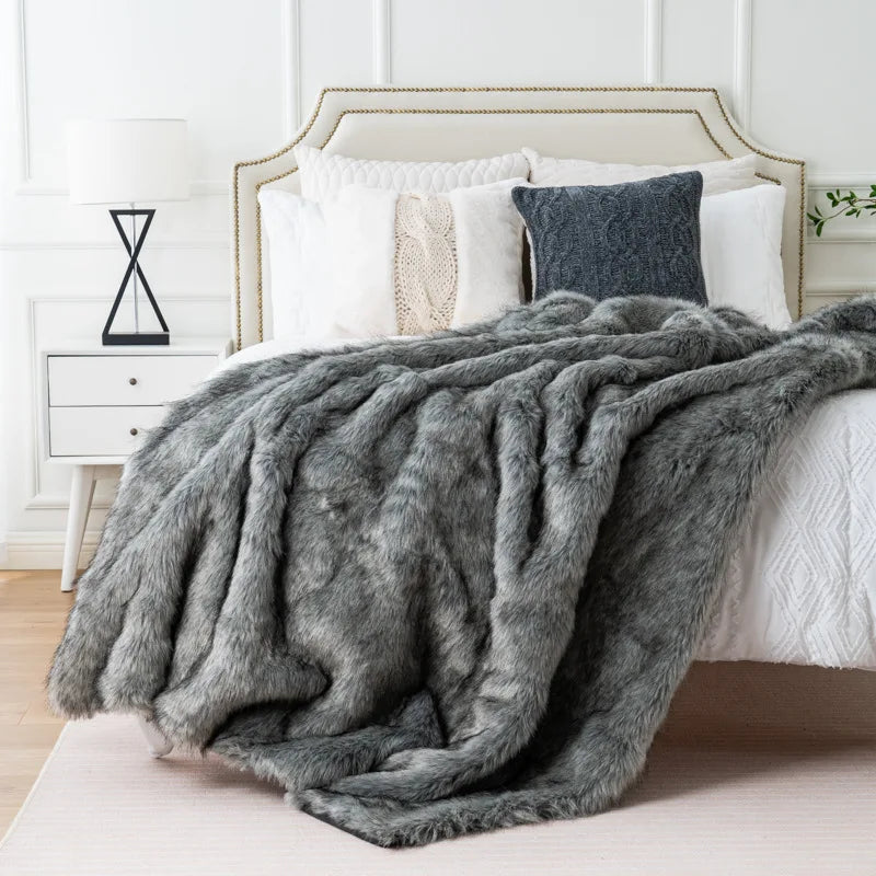 Luxury Faux Fox Fur Throw Blanket – Ultra Soft & Elegant Decorative Bed or Sofa Cover