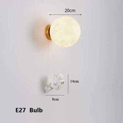 LunarGlow Wall Lamp – Moon-Shaped Astronaut LED Wall Light