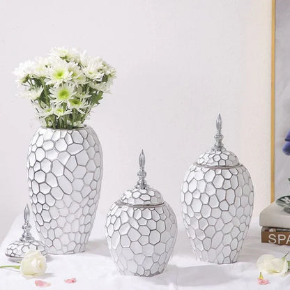 GoldenPattern | Ceramic Vase with Luxurious Gold Accents – Modern Decorative Home Piece