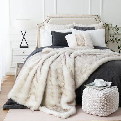 Luxury Faux Fox Fur Throw Blanket – Ultra Soft & Elegant Decorative Bed or Sofa Cover