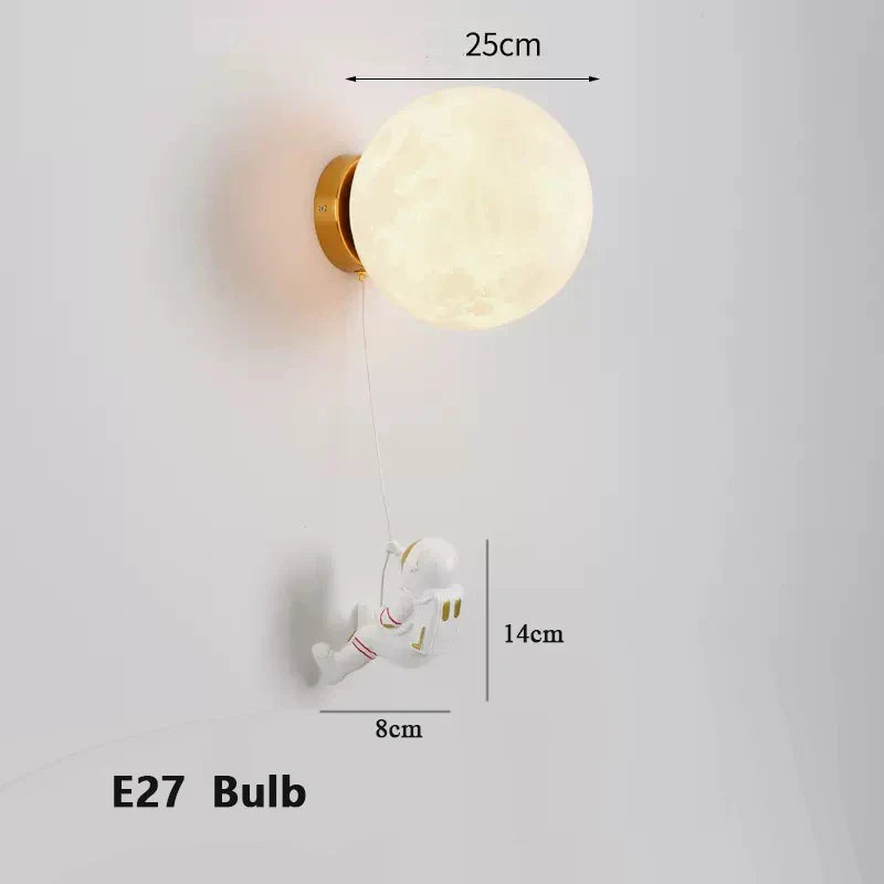 LunarGlow Wall Lamp – Moon-Shaped Astronaut LED Wall Light
