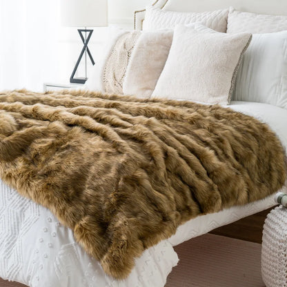 Luxury Faux Fox Fur Throw Blanket – Ultra Soft & Elegant Decorative Bed or Sofa Cover