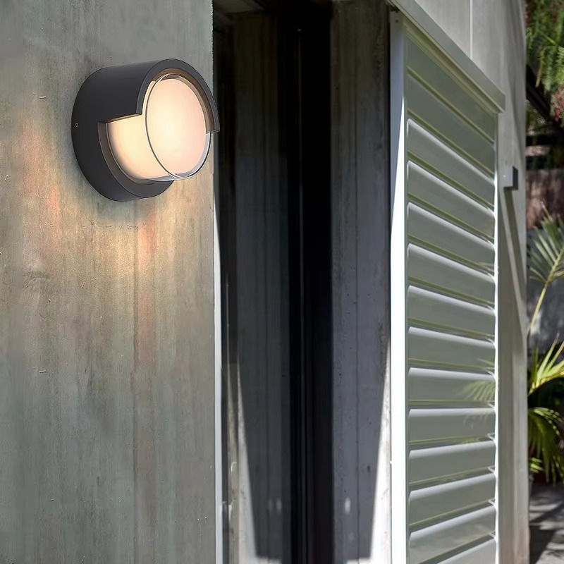 Modern Outdoor LED Wall Light with Motion Sensor – Waterproof IP65 Security Lighting