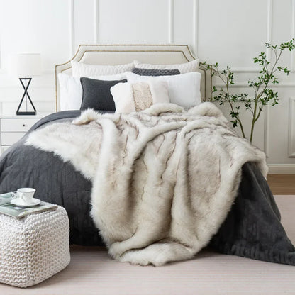 Luxury Faux Fox Fur Throw Blanket – Ultra Soft & Elegant Decorative Bed or Sofa Cover