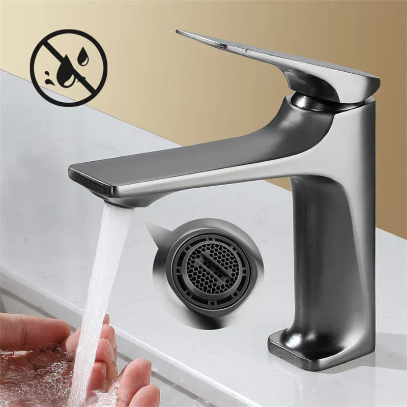Elegant Bathroom Tap – Single Lever Mixer with Timeless Chrome Finish