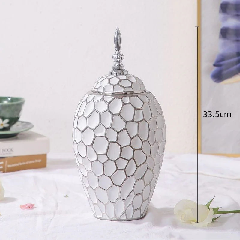 GoldenPattern | Ceramic Vase with Luxurious Gold Accents – Modern Decorative Home Piece