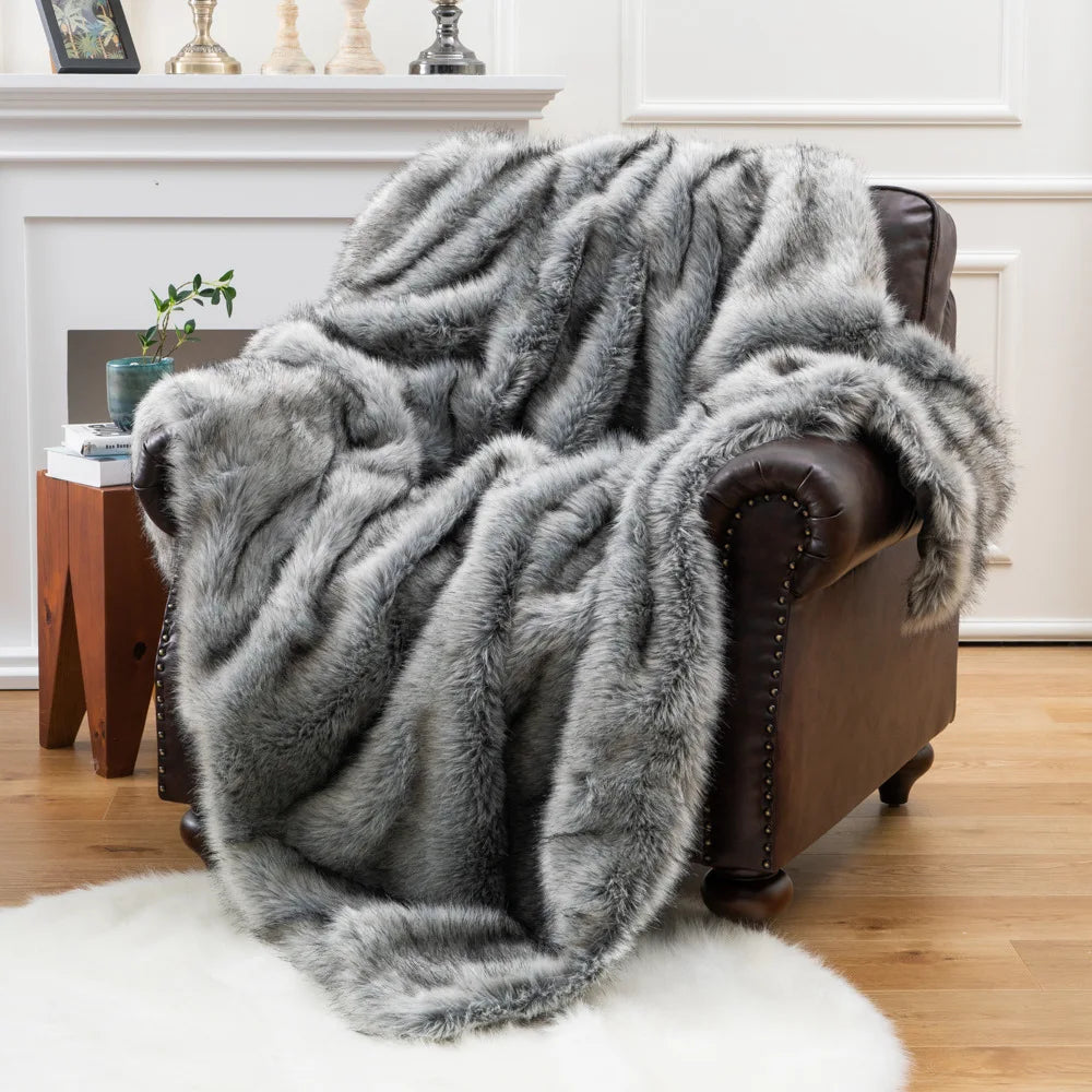 Luxury Faux Fox Fur Throw Blanket – Ultra Soft & Elegant Decorative Bed or Sofa Cover