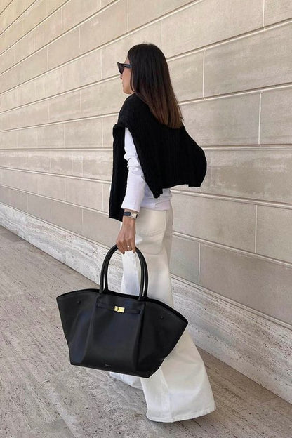 Tassa Luxury Oversized Shoulder Bag with Gold Clasp – Elegant Minimalist Tote for Women