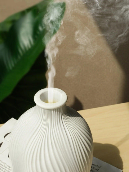 VaseMist – Ultrasonic Aroma Diffuser in Modern Vase Design (Resin)