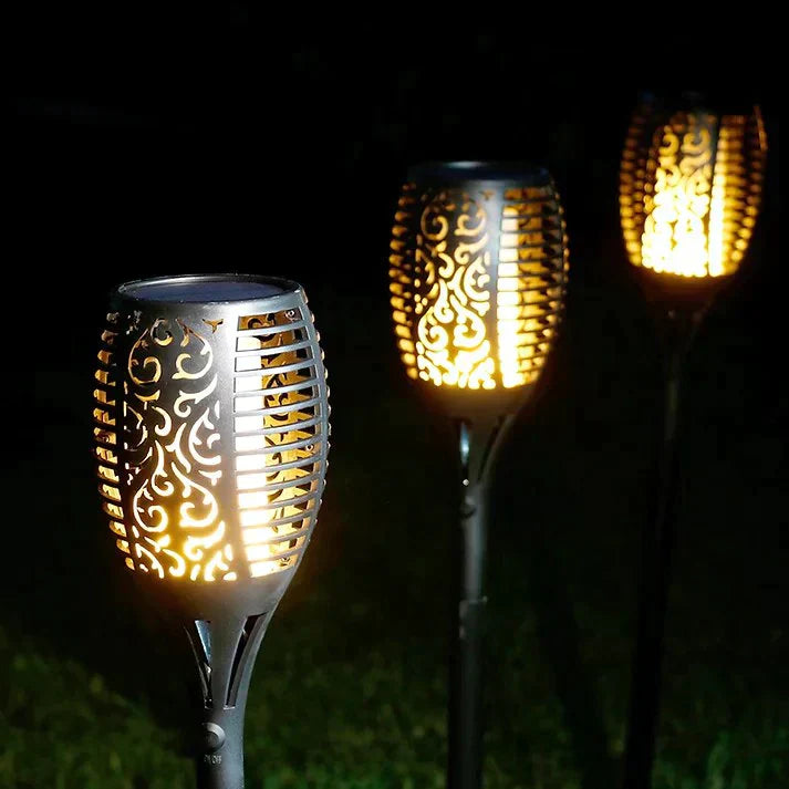 SolarFlare – Outdoor Solar Torch with Realistic Flickering Flame & Weatherproof Design