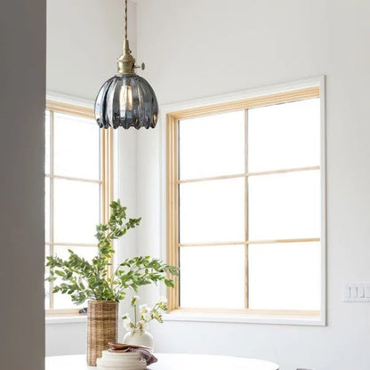 Japanese Retro Glass Flower Pendant Light – Elegant Vintage Hanging Lamp