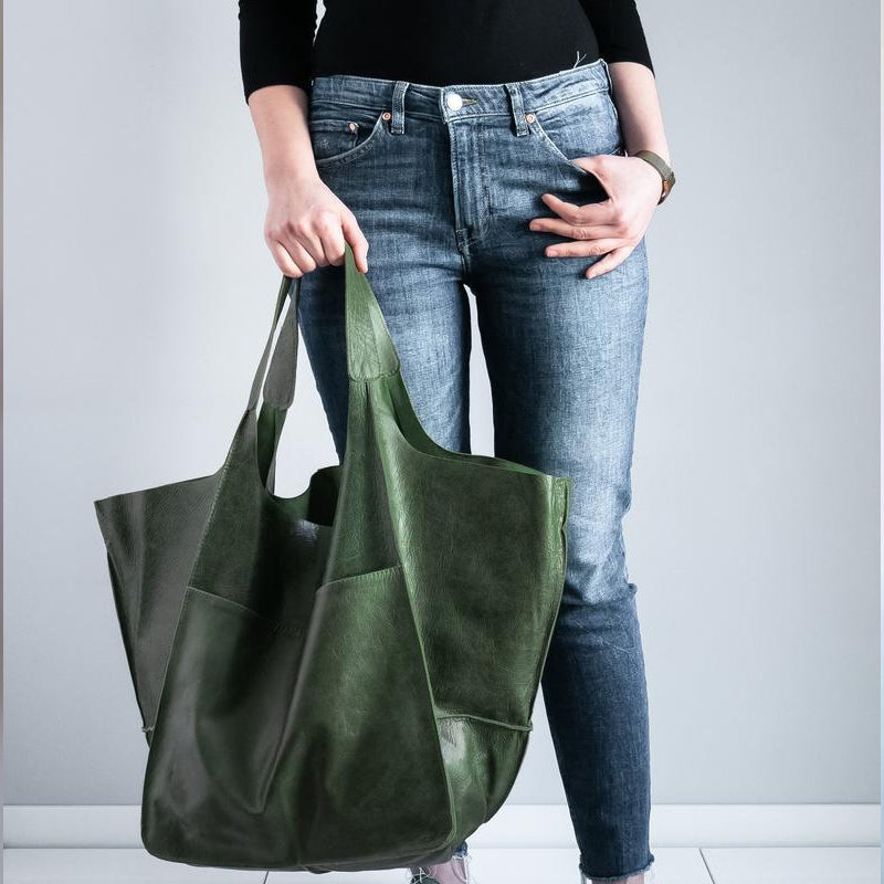 Oversized Leather Weekender Bag | Stylish Travel Handbag with Versatile Carry Options