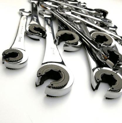 FlexRatchet – Adjustable Pipe Ratchet Wrench for Tight Spaces