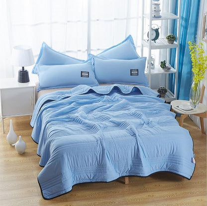 ChillBreeze Cooling Blanket – Summer-Ready Lightweight Breathable Blanket for Hot Sleepers